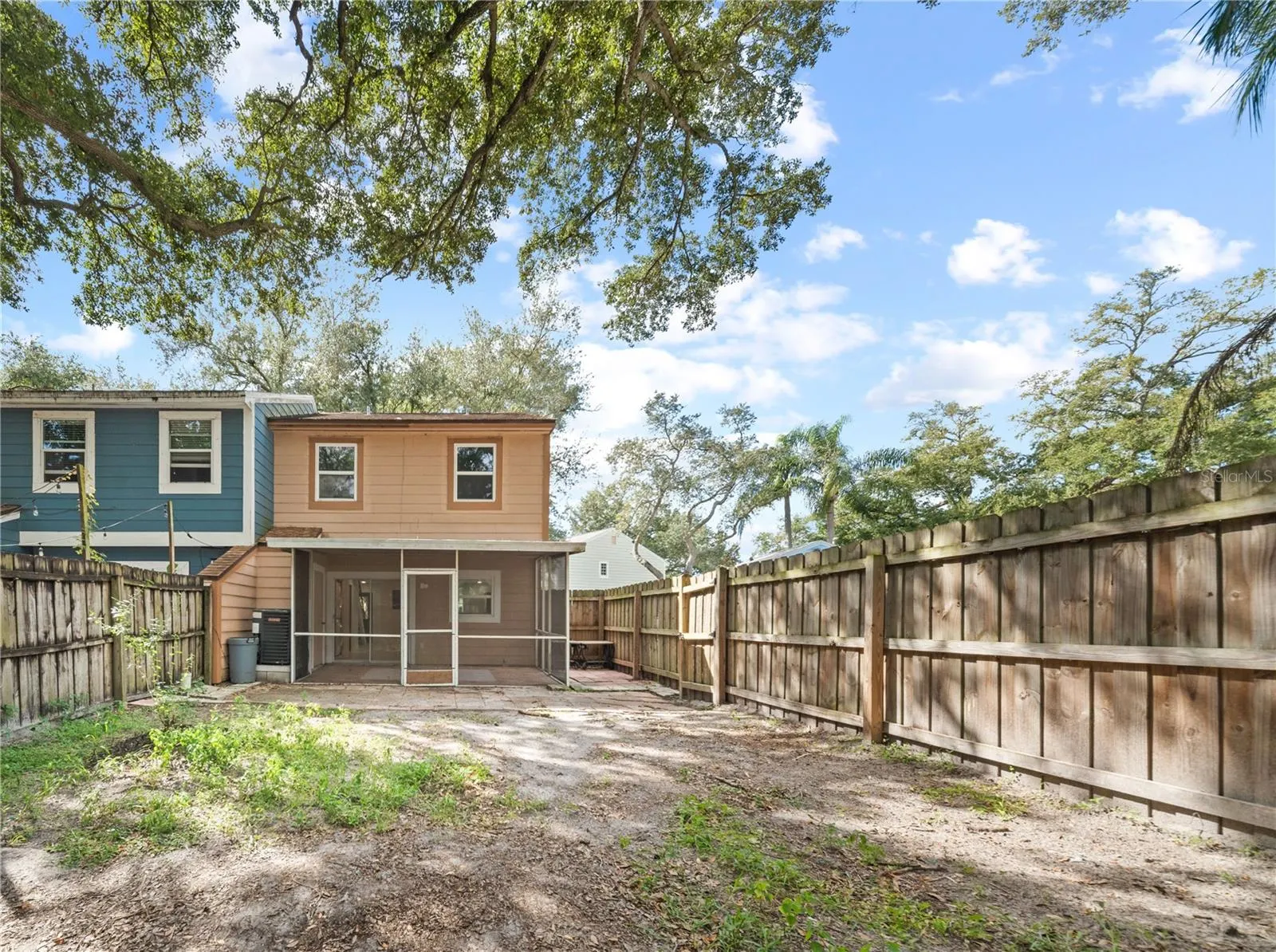 935 HAMILTON CT