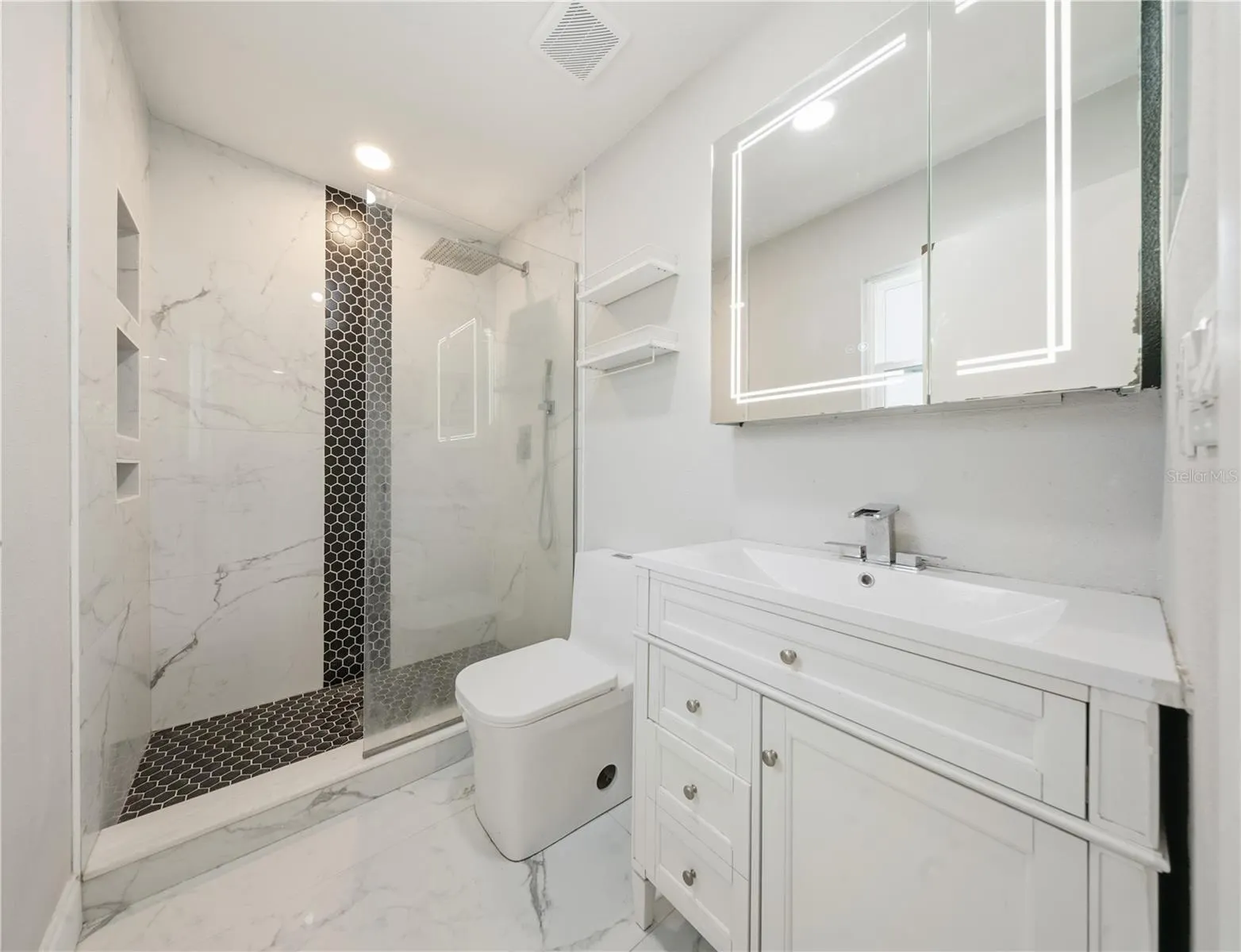 935 HAMILTON CT