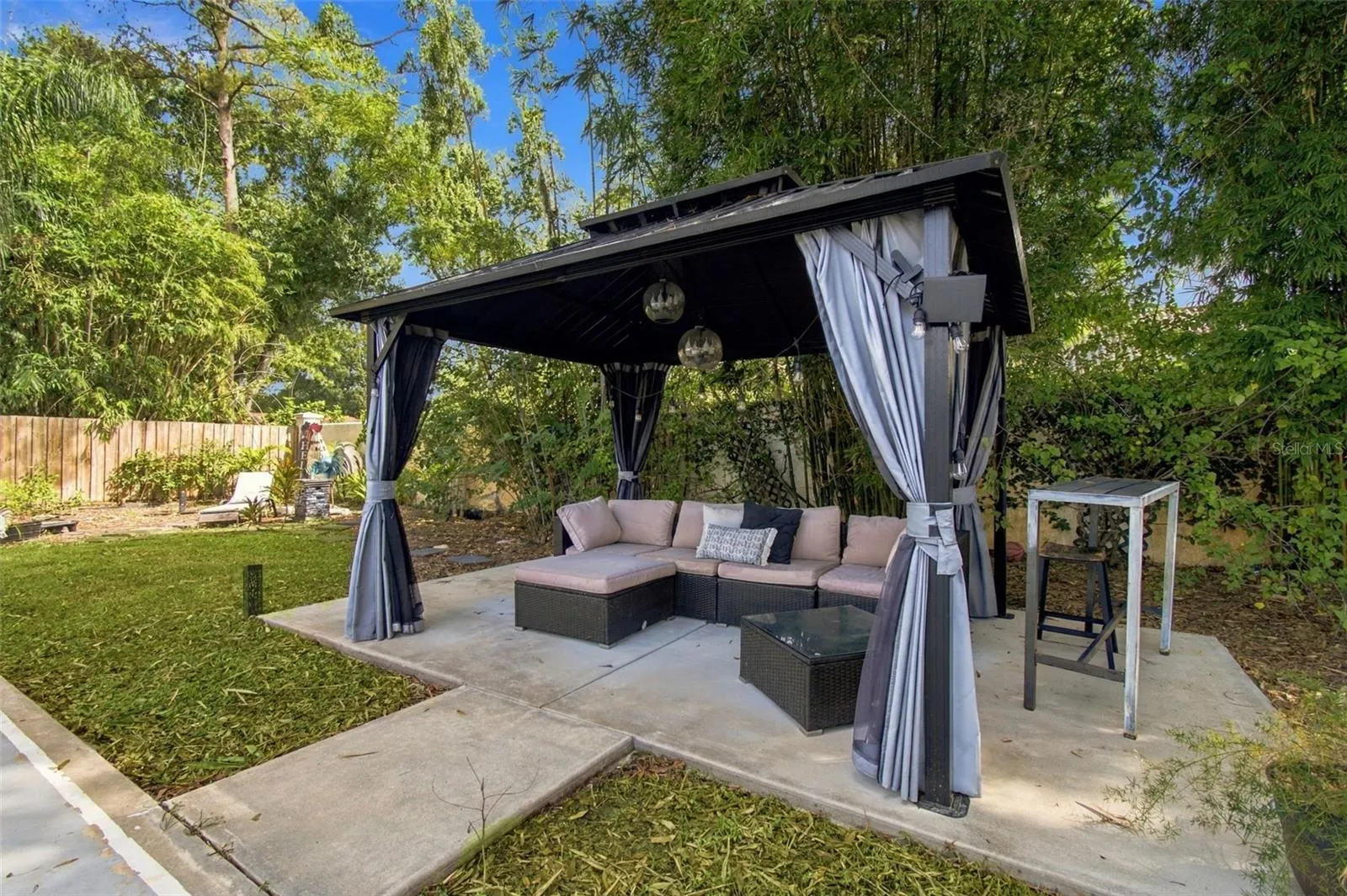 7913 FLOWERFIELD DR