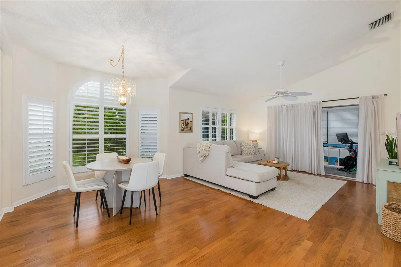 1695 HAMILTON CT
