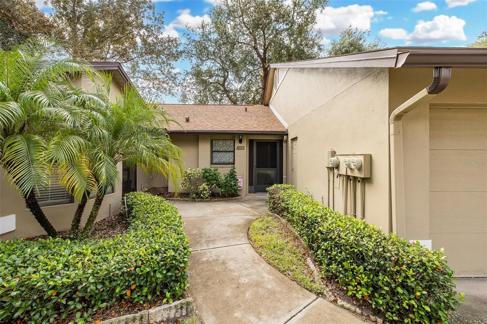 1695 HAMILTON CT