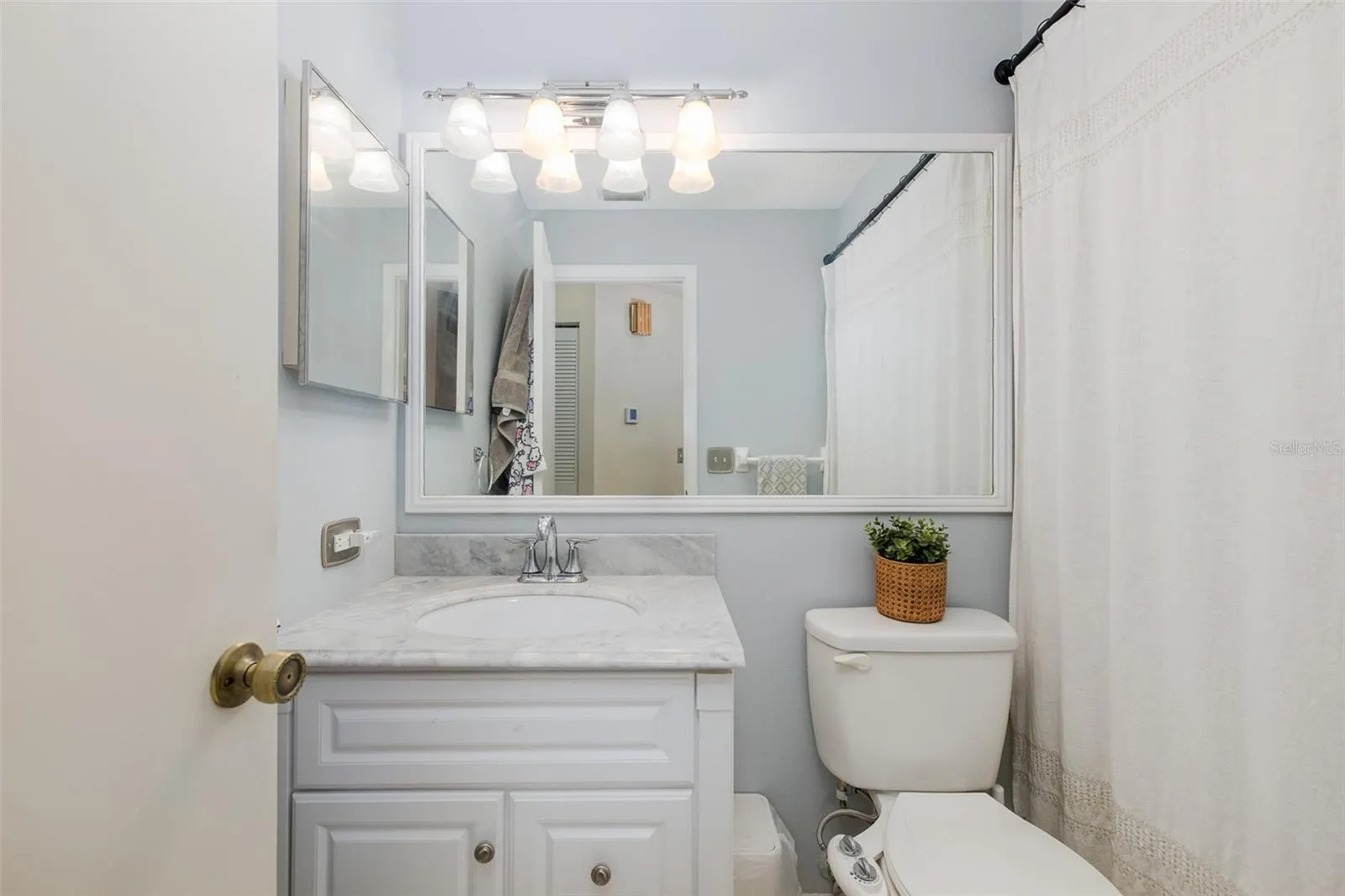 1695 HAMILTON CT