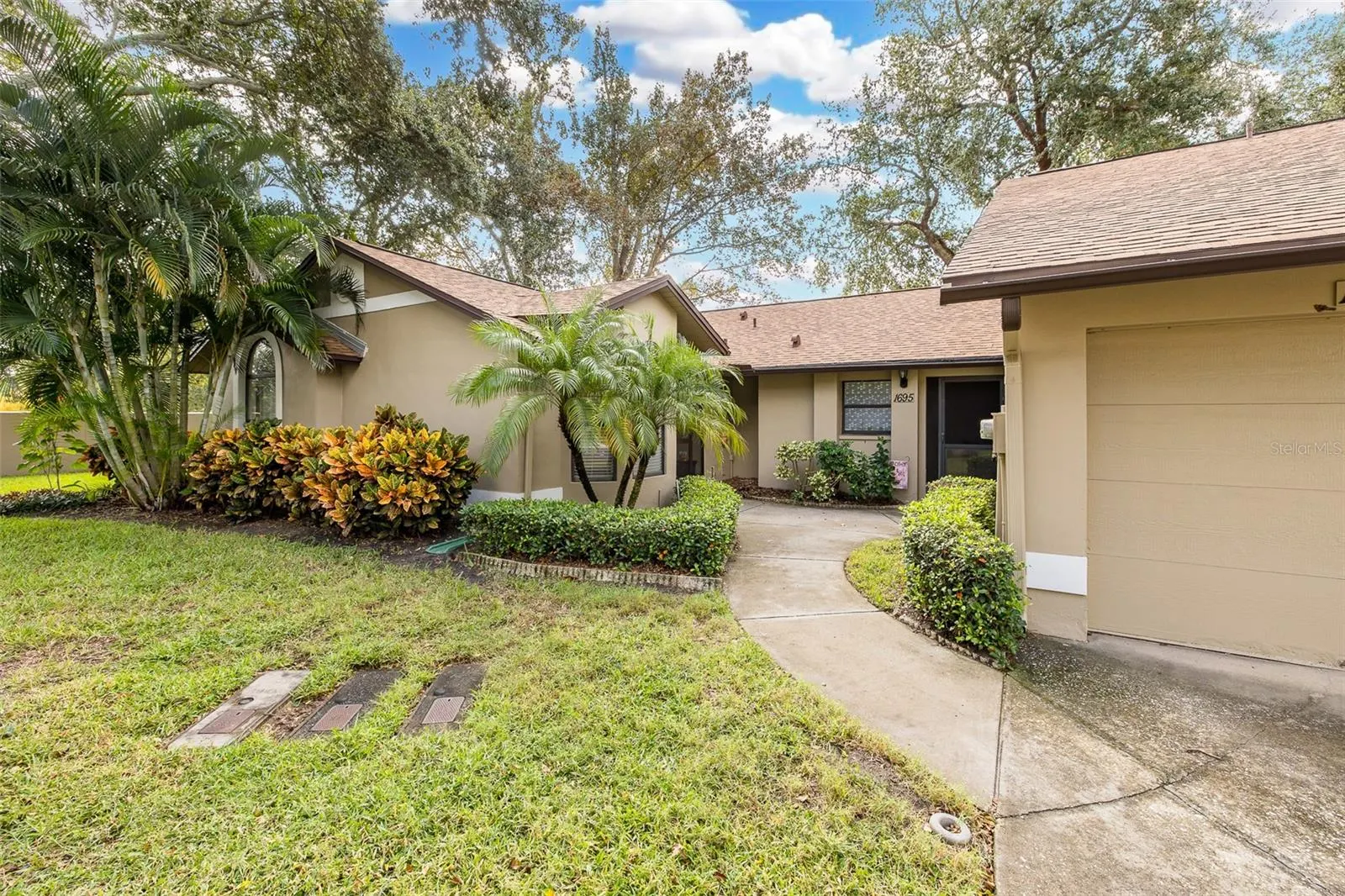 1695 HAMILTON CT