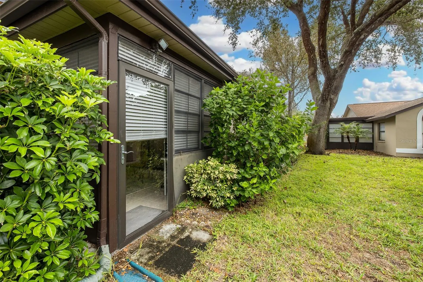 1695 HAMILTON CT