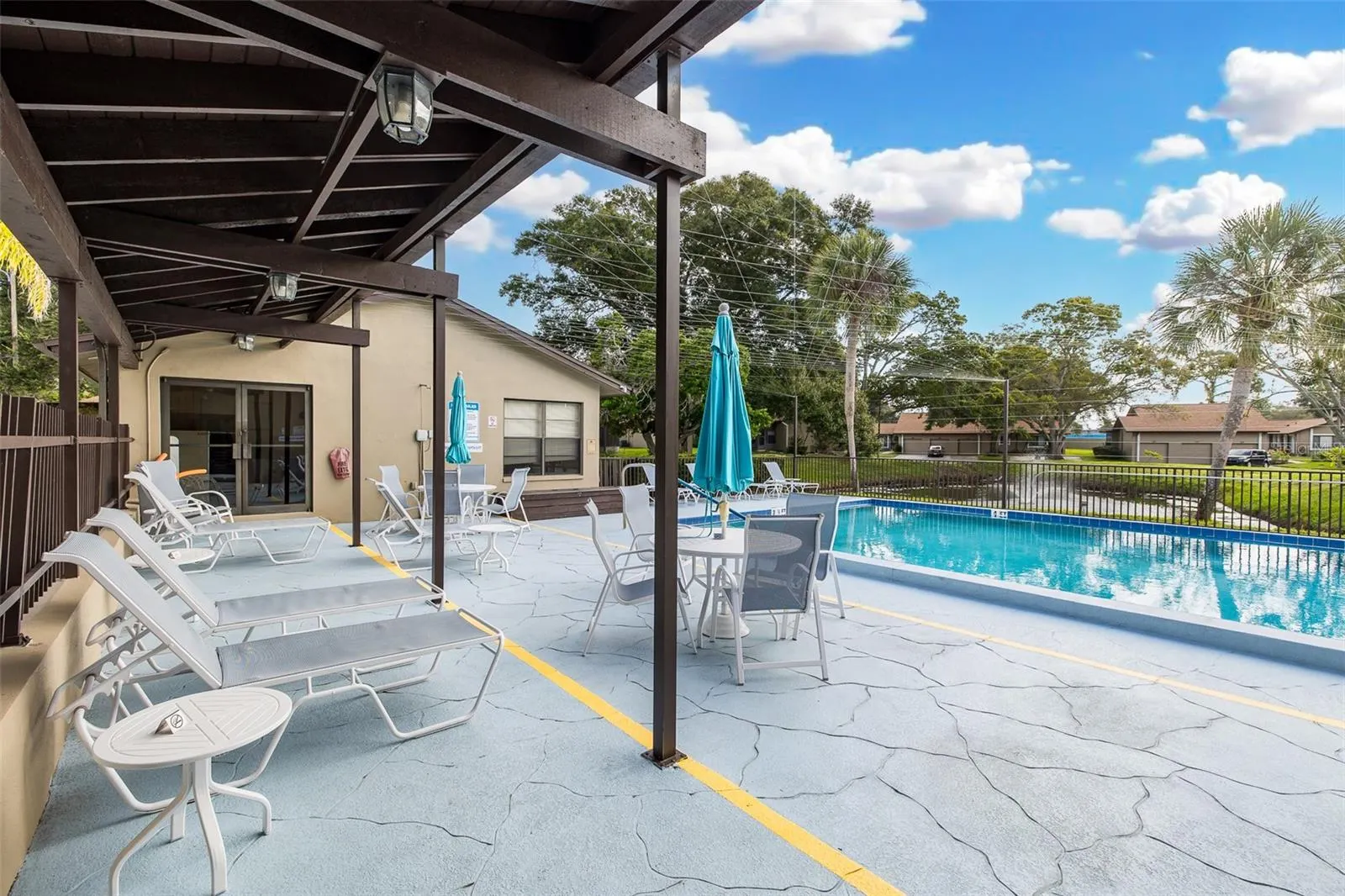 1695 HAMILTON CT