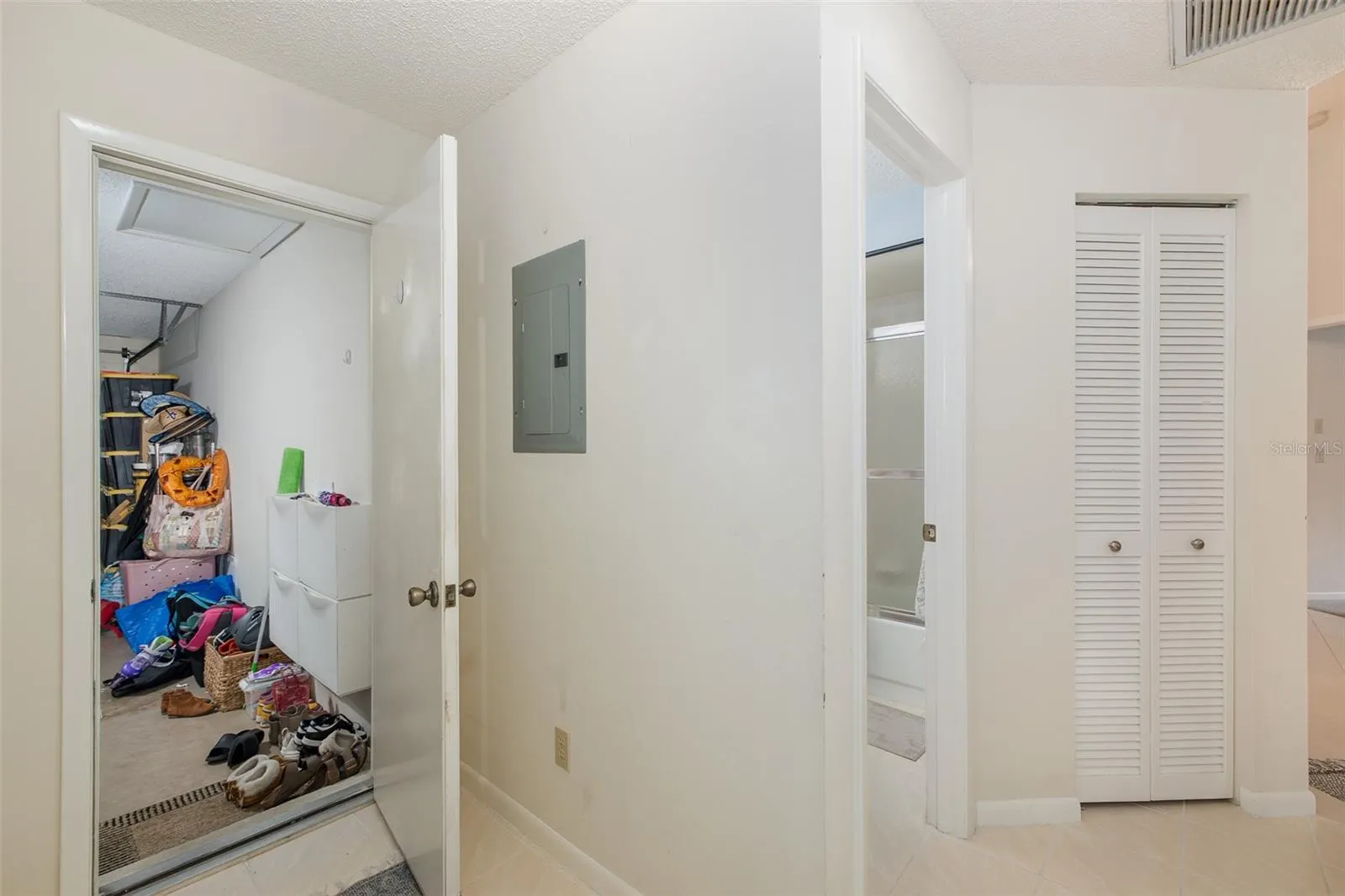 1695 HAMILTON CT