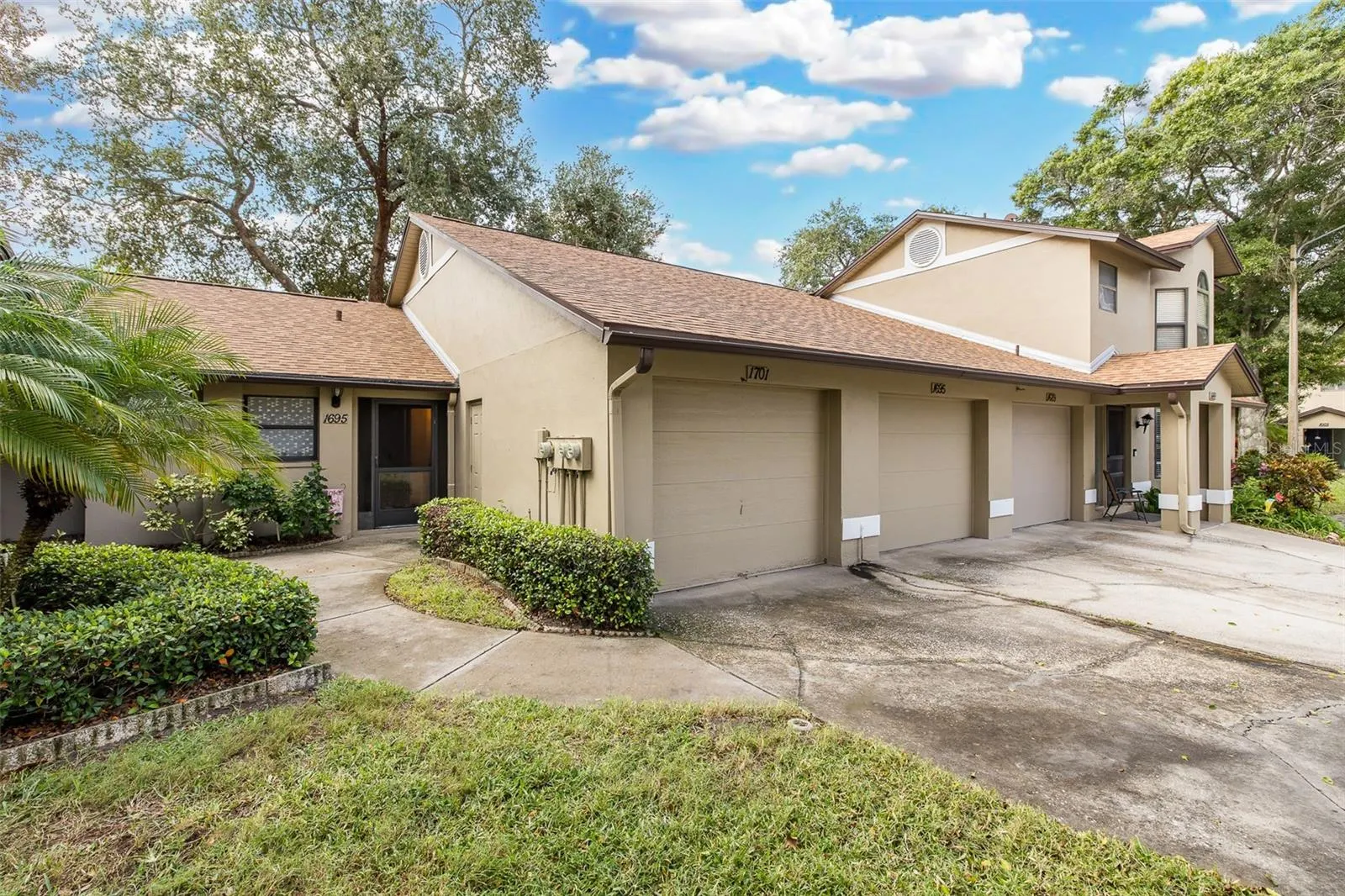 1695 HAMILTON CT