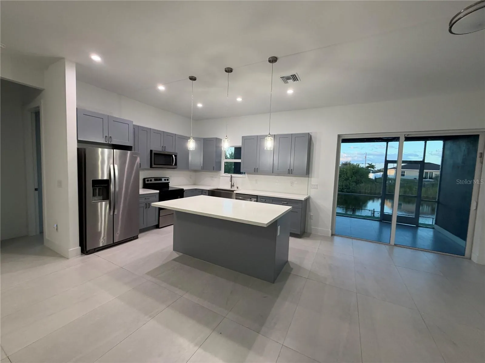 517 NW 19TH TER