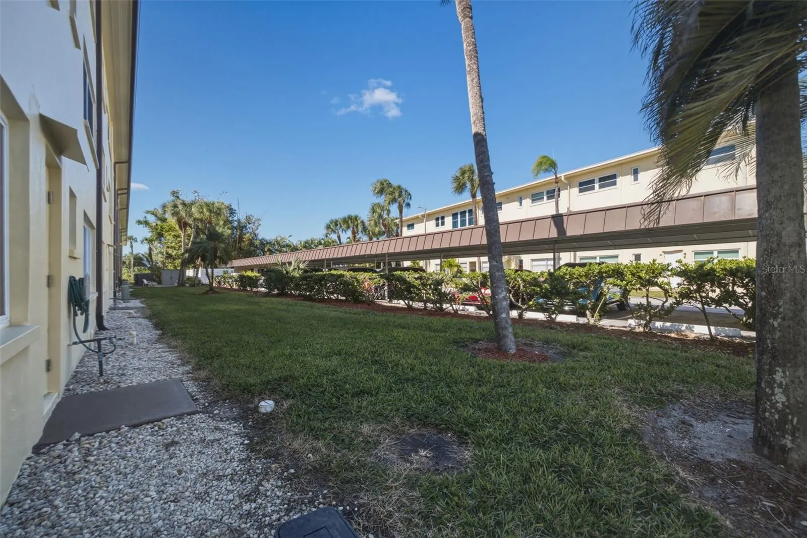 4700 COVE CIR #111 #111
