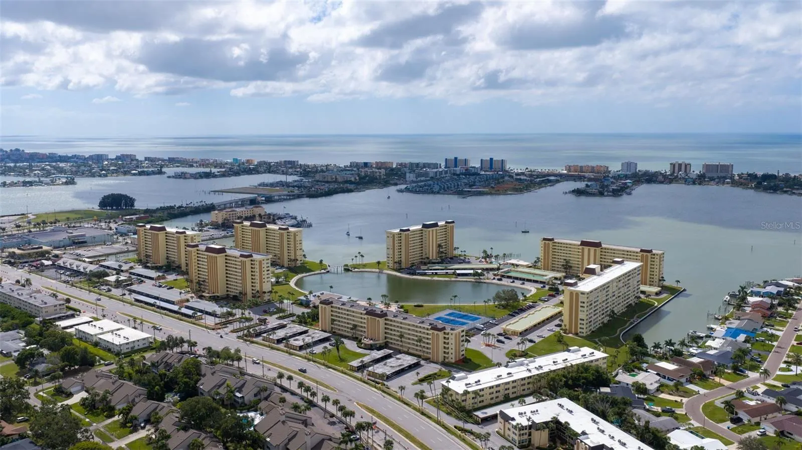 4700 COVE CIR #111 #111