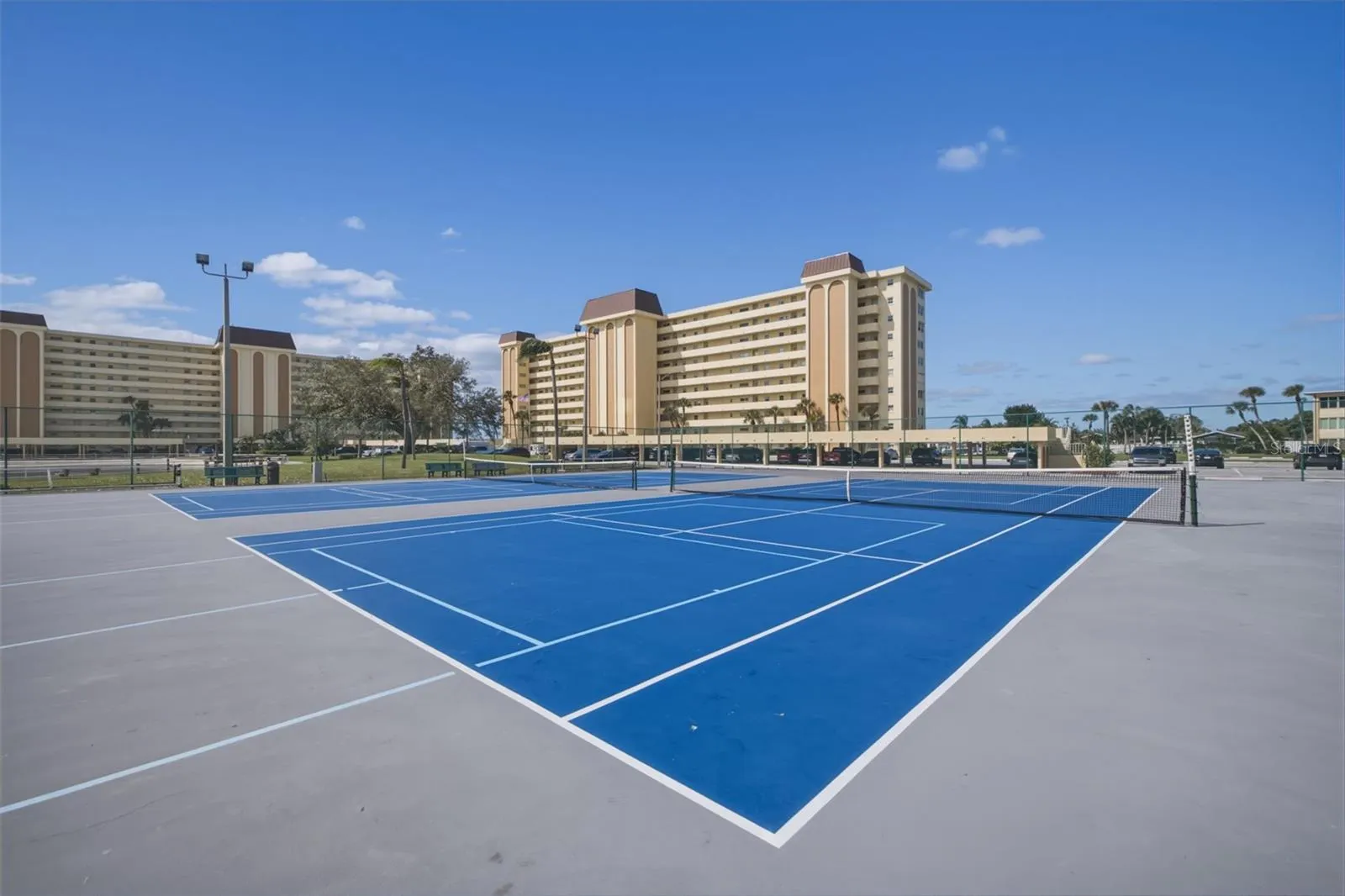 4700 COVE CIR #111 #111