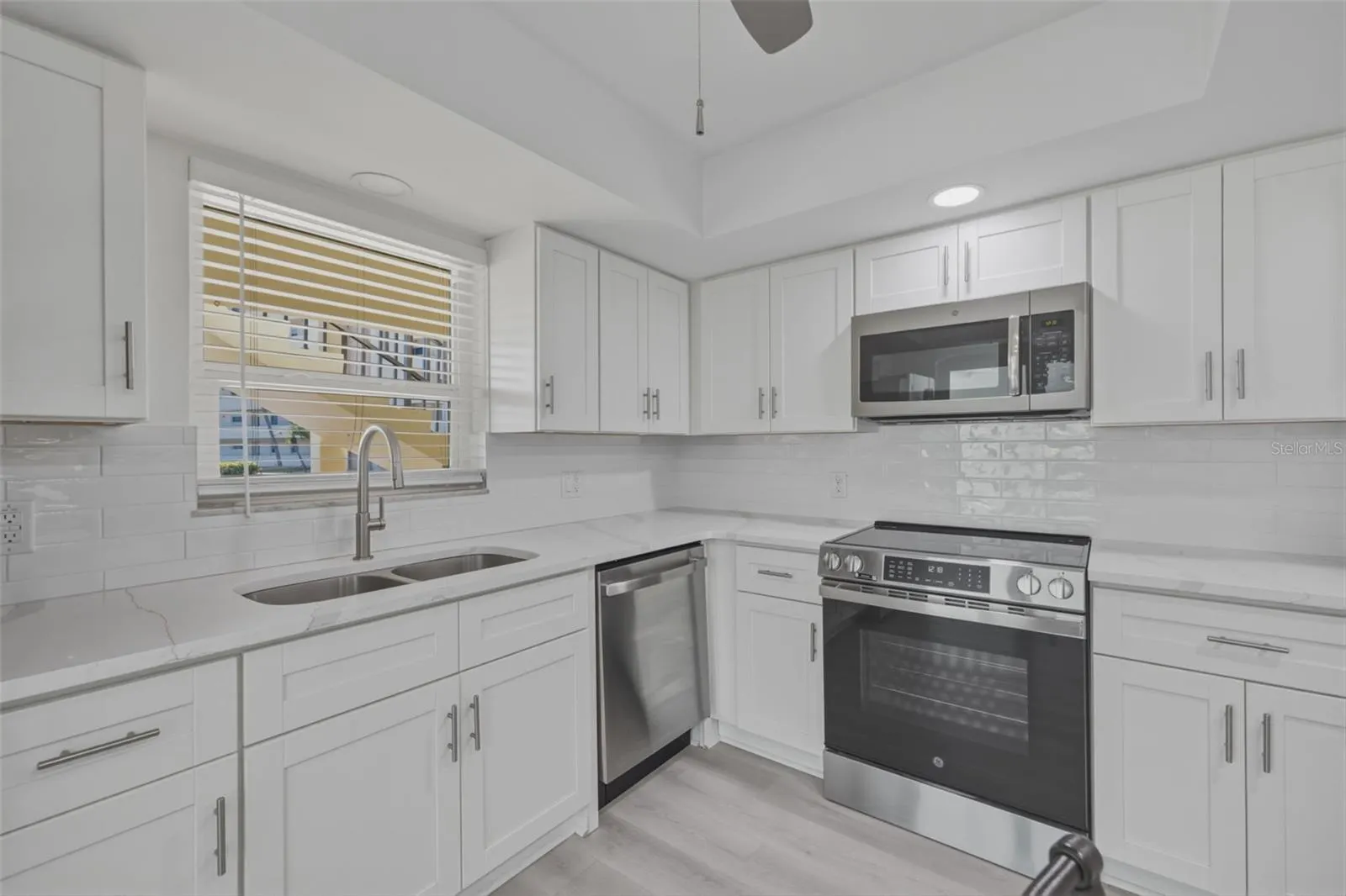 4700 COVE CIR #111 #111