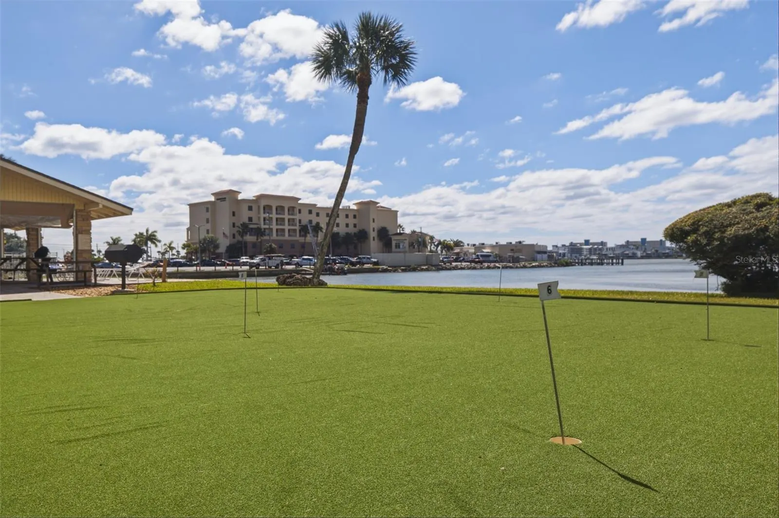 4700 COVE CIR #111 #111
