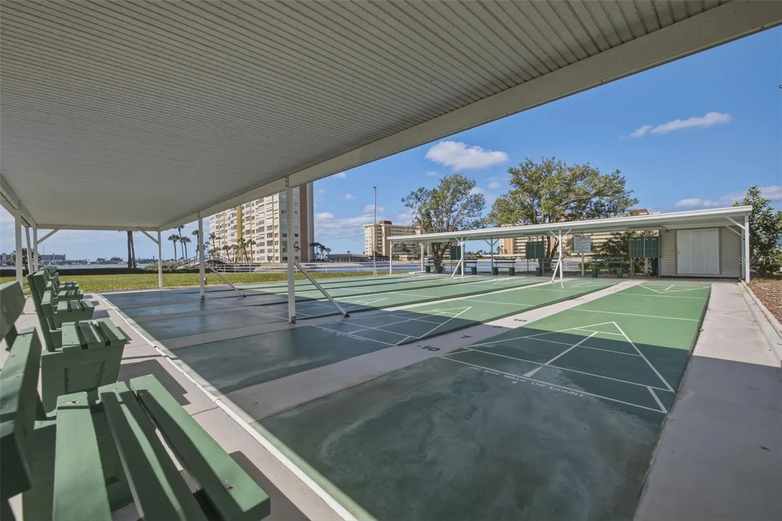 4700 COVE CIR #111 #111
