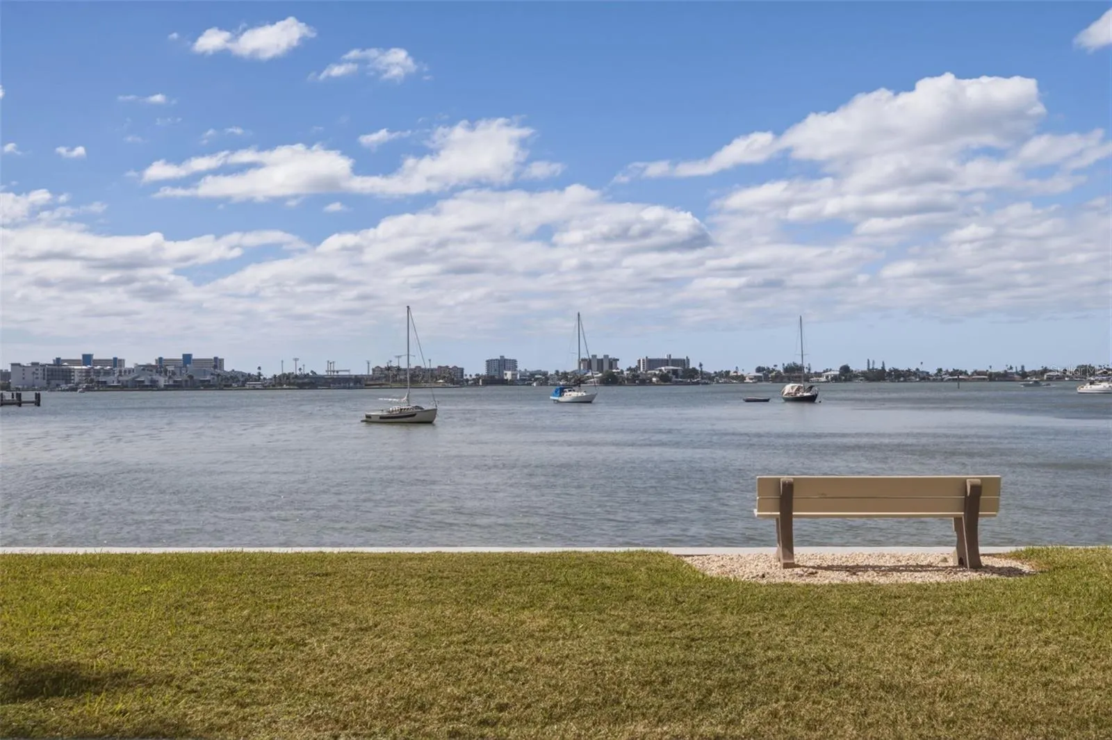 4700 COVE CIR #111 #111