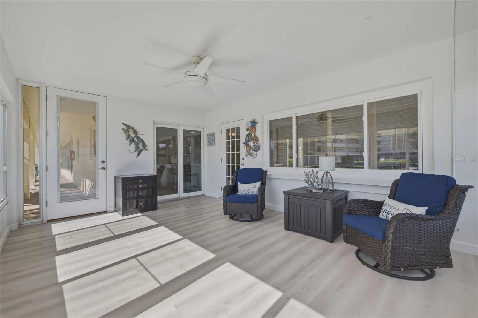 4700 COVE CIR #111 #111