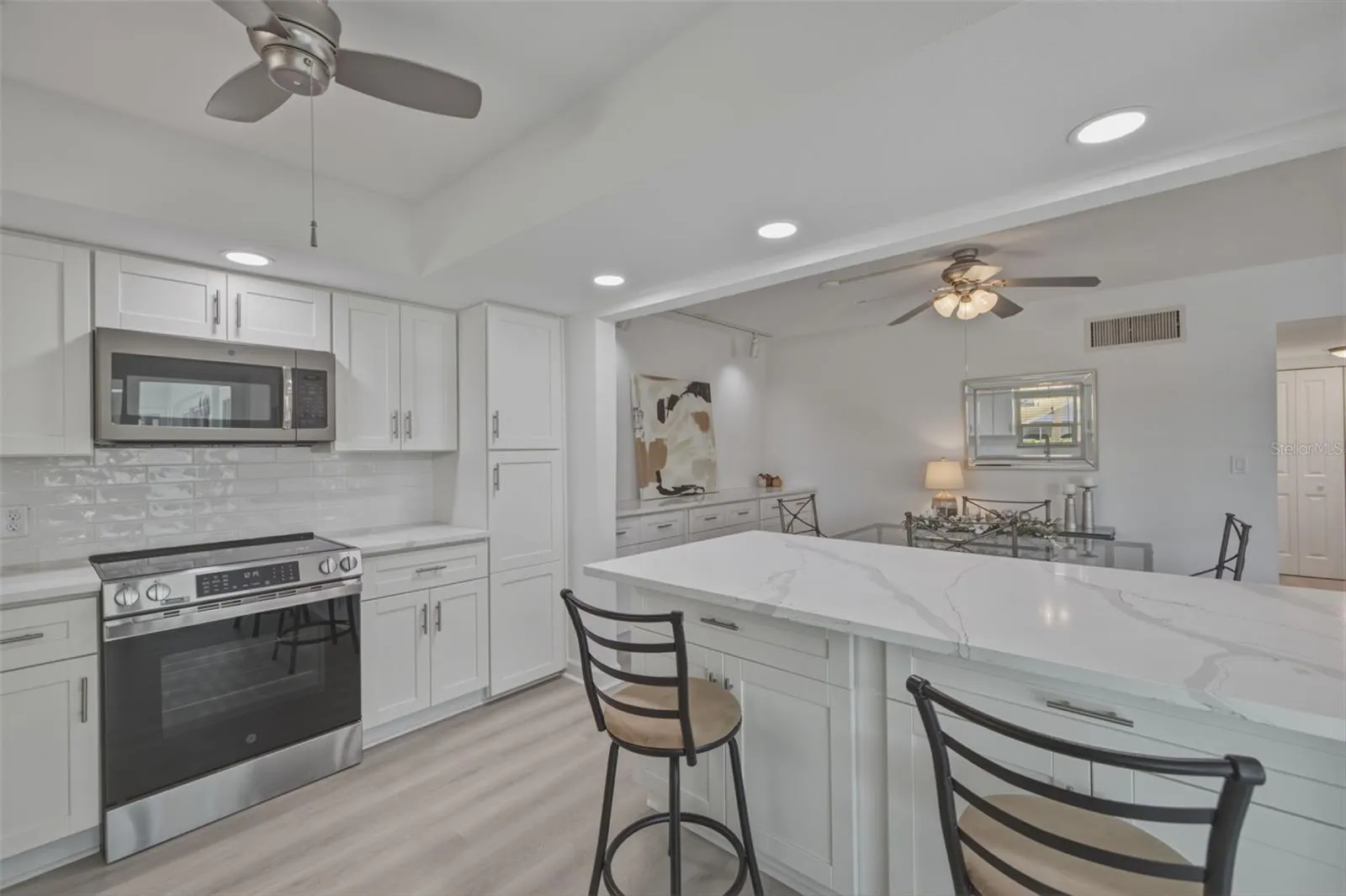 4700 COVE CIR #111 #111