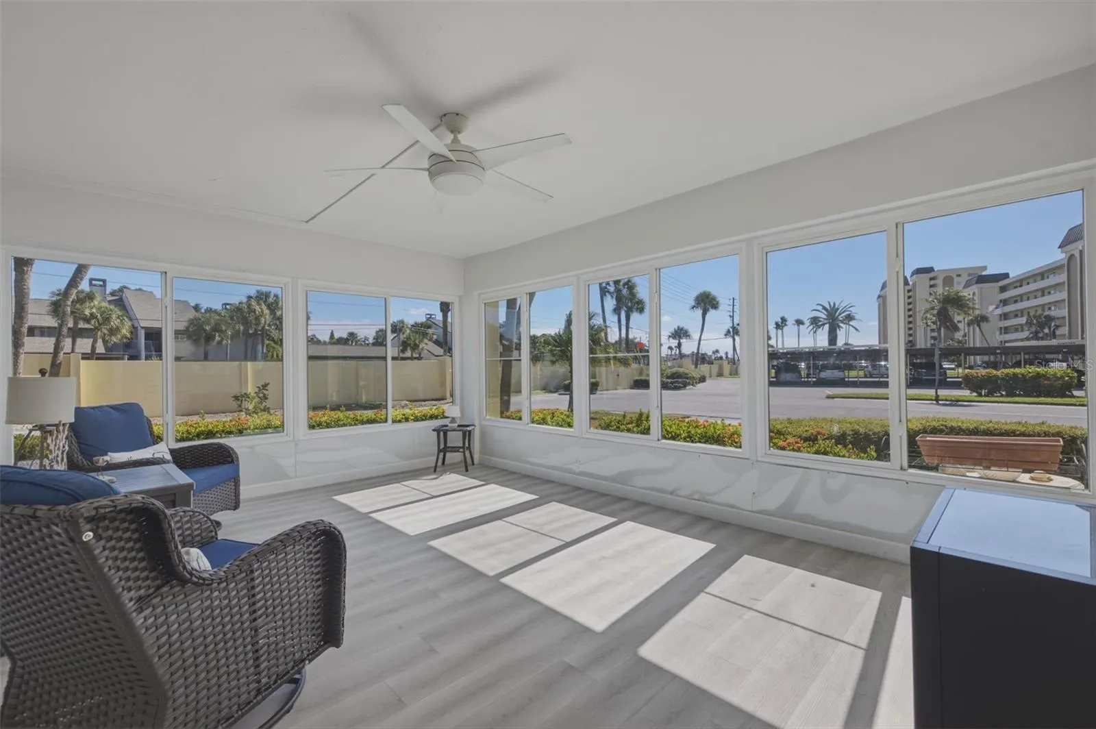 4700 COVE CIR #111 #111