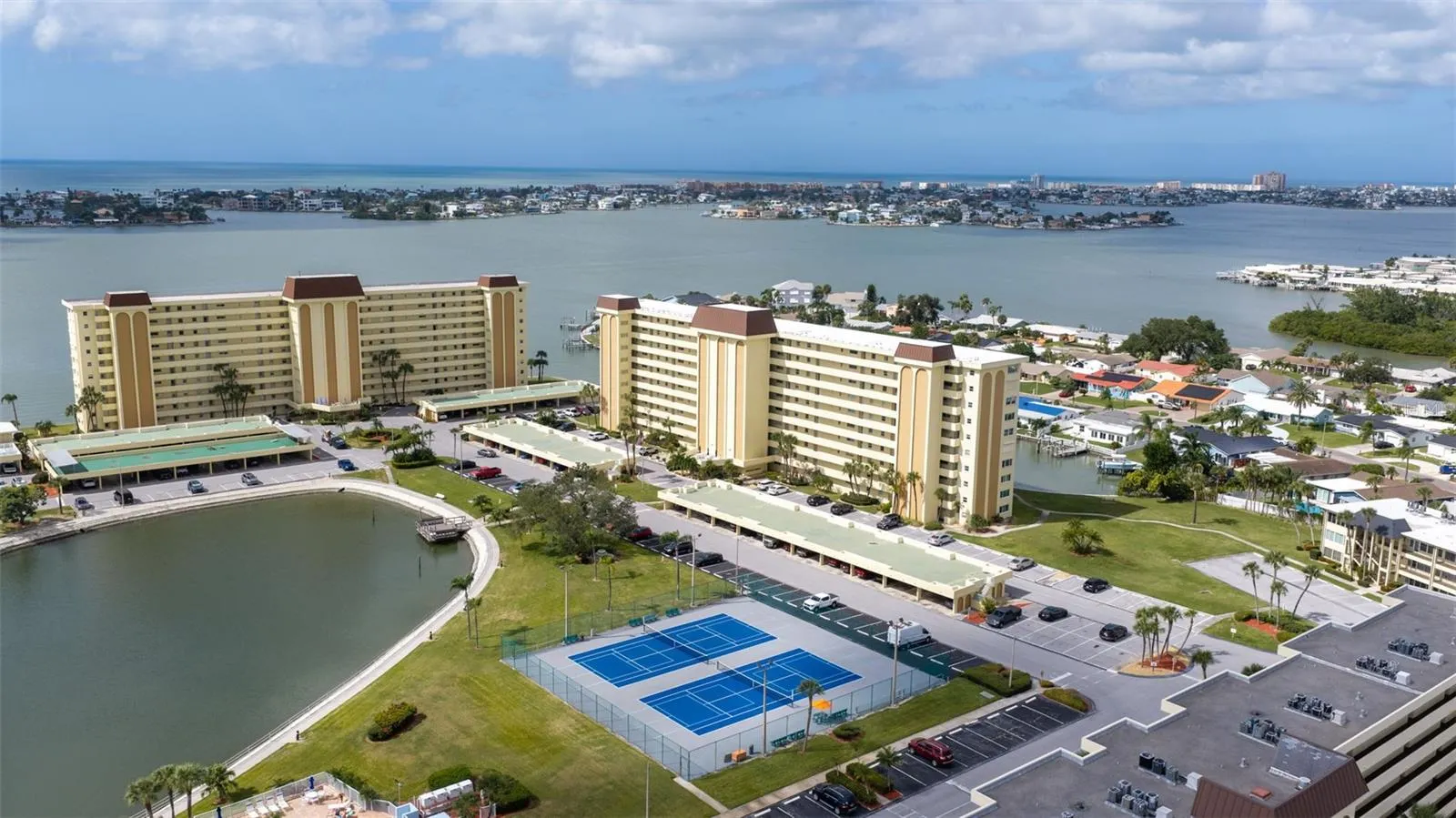 4700 COVE CIR #111 #111