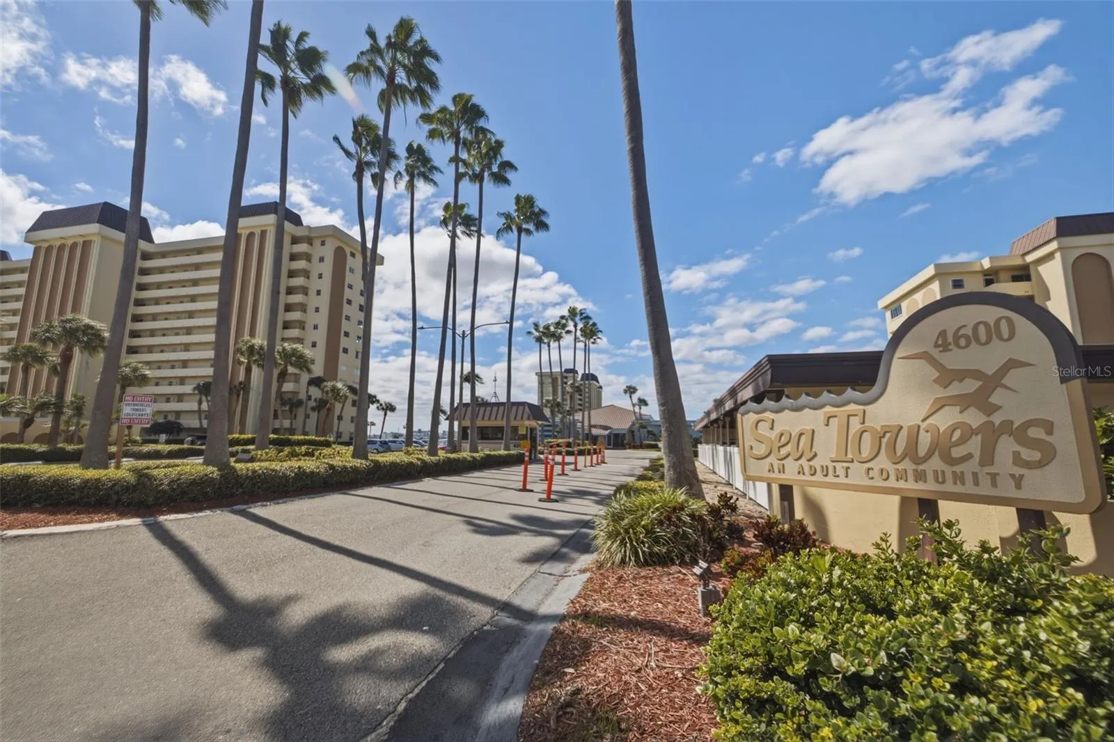 4700 COVE CIR #111 #111