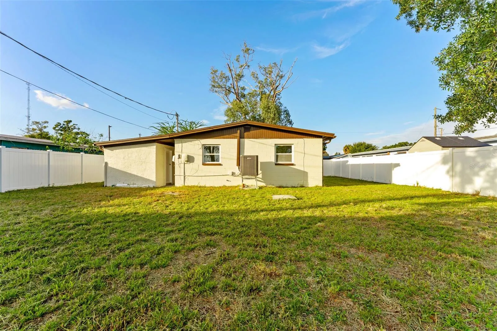 8307 LIBBY LN