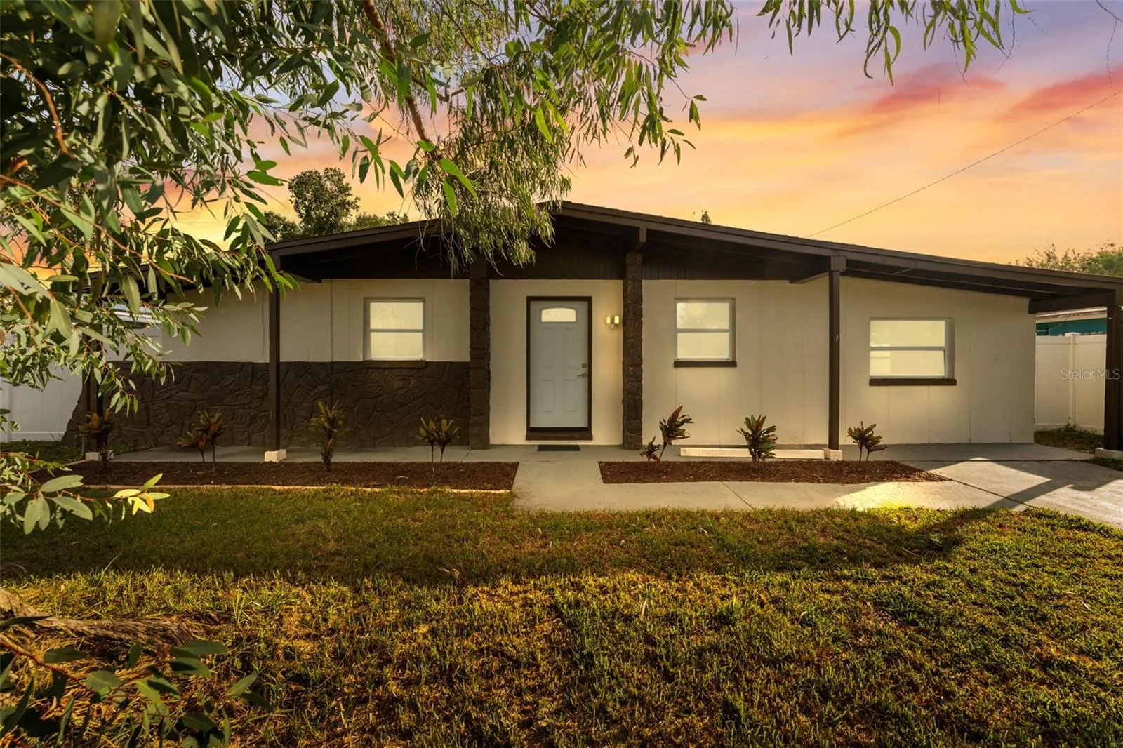 8307 LIBBY LN