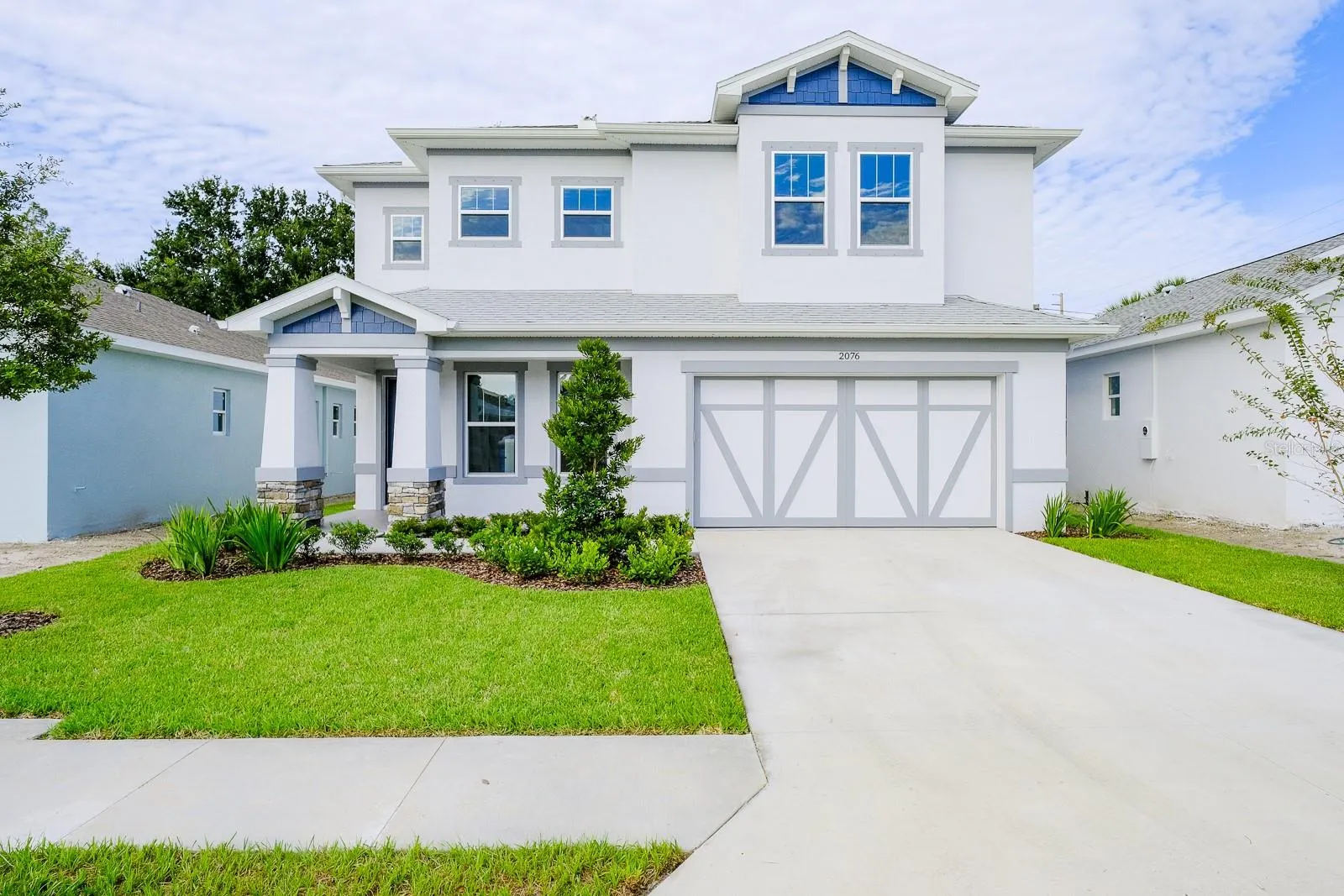 2076 PARAGON CIR W