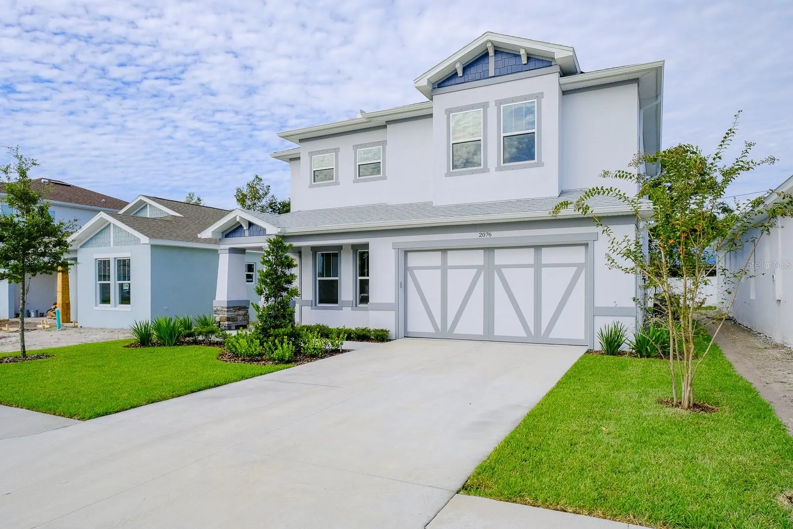2076 PARAGON CIR W