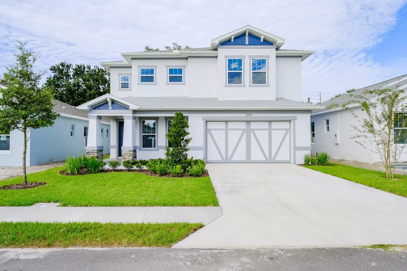 2076 PARAGON CIR W