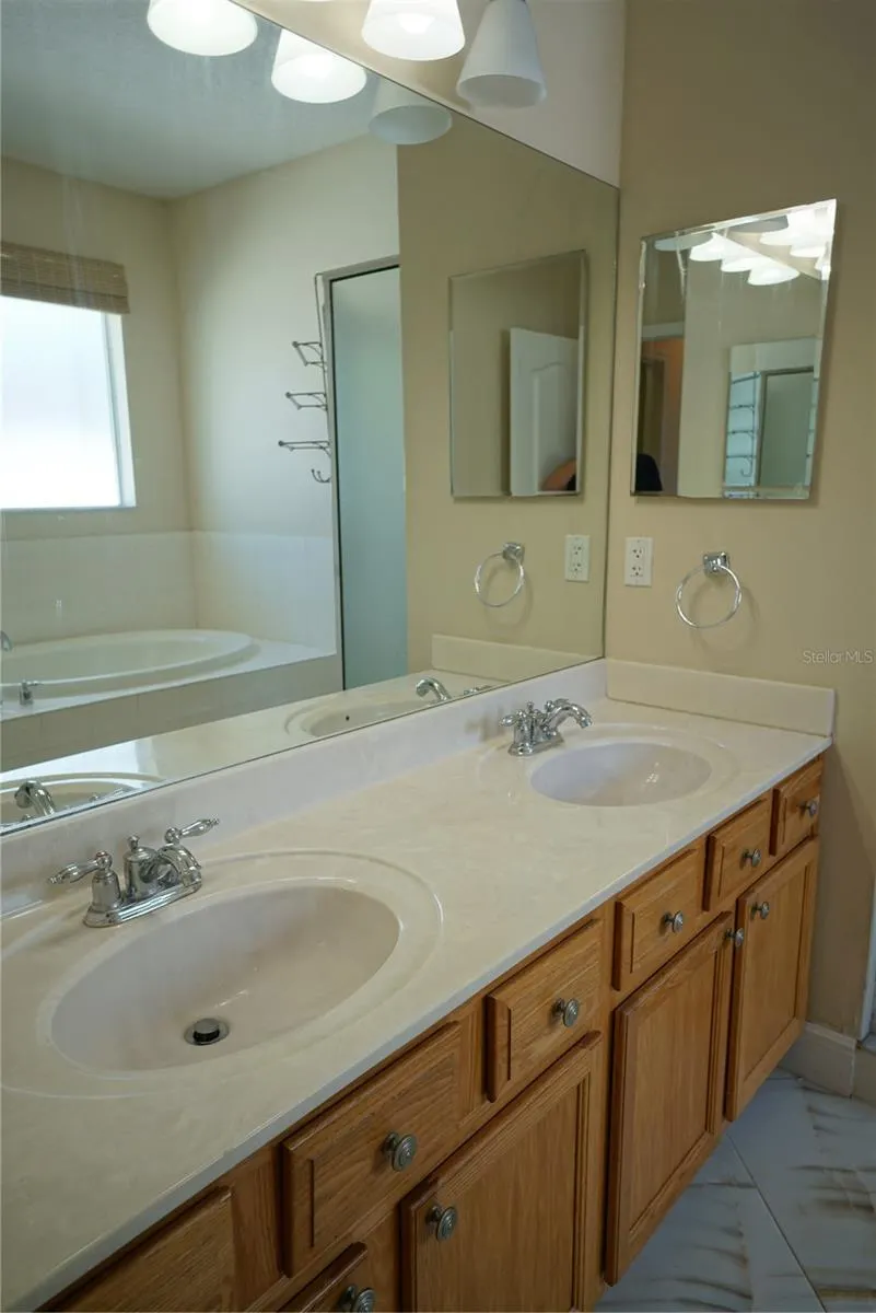 1603 WHITE DOVE CT