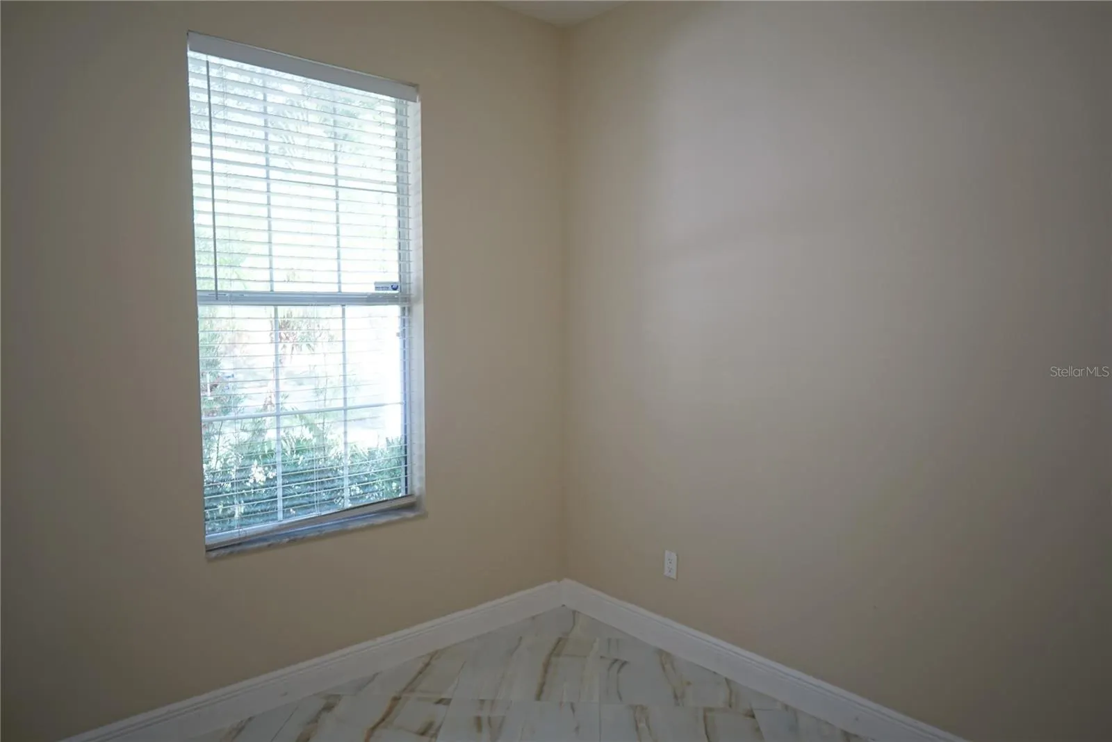 1603 WHITE DOVE CT