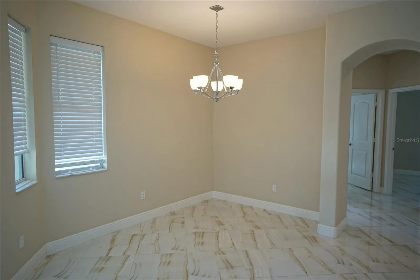 1603 WHITE DOVE CT