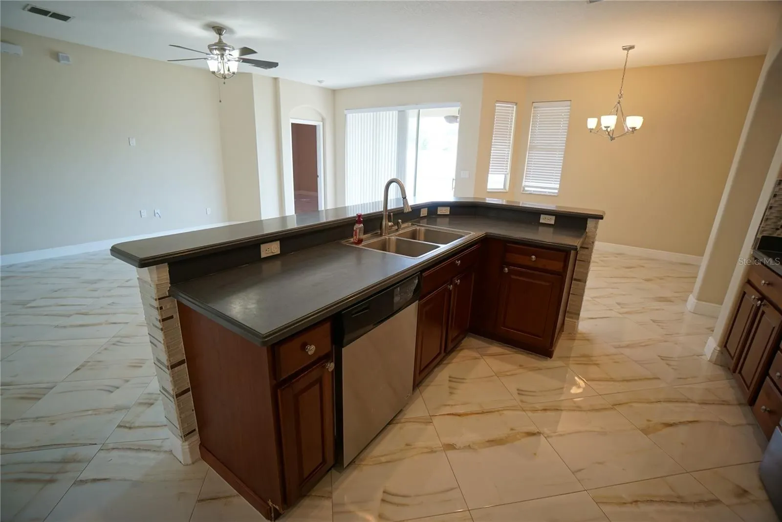 1603 WHITE DOVE CT