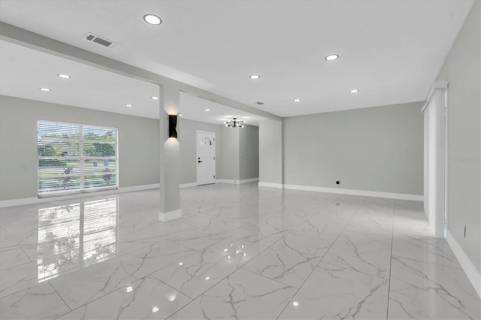 2210 WALLWOOD PL