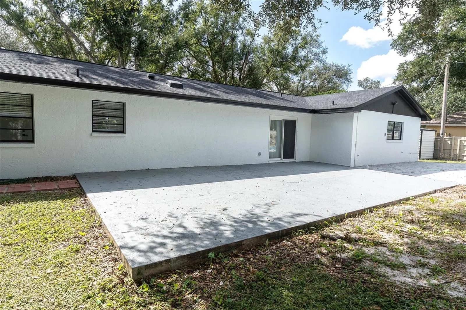 2210 WALLWOOD PL