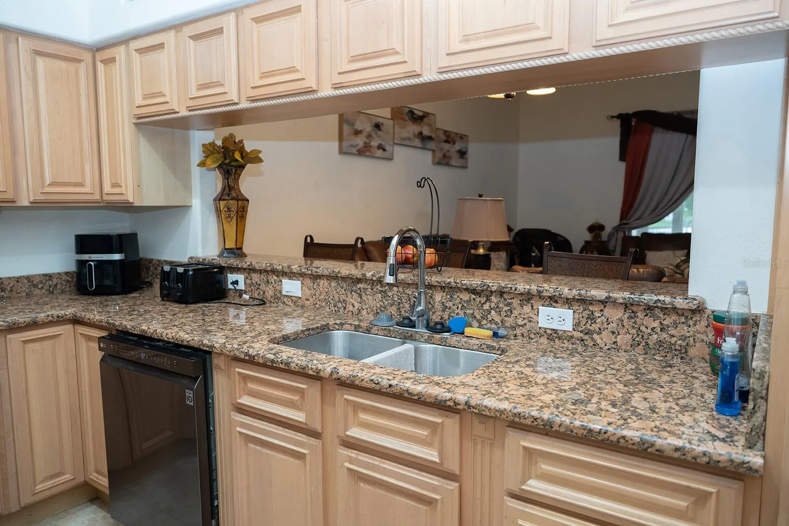 2974 ESTANCIA PL