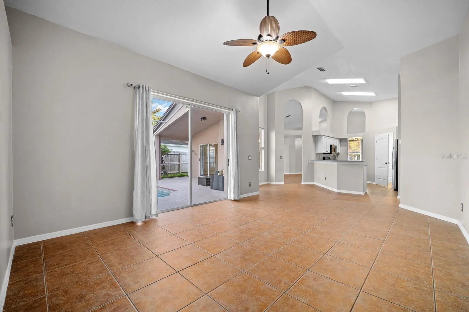 18113 PALM BREEZE DR