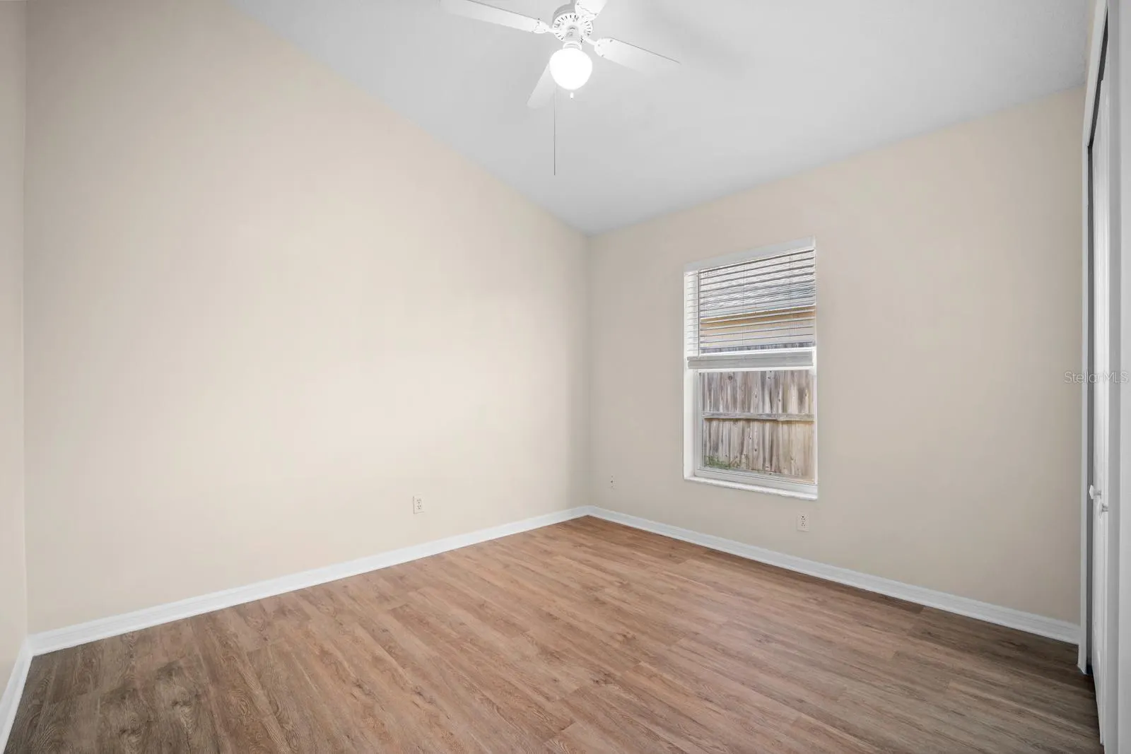 18113 PALM BREEZE DR