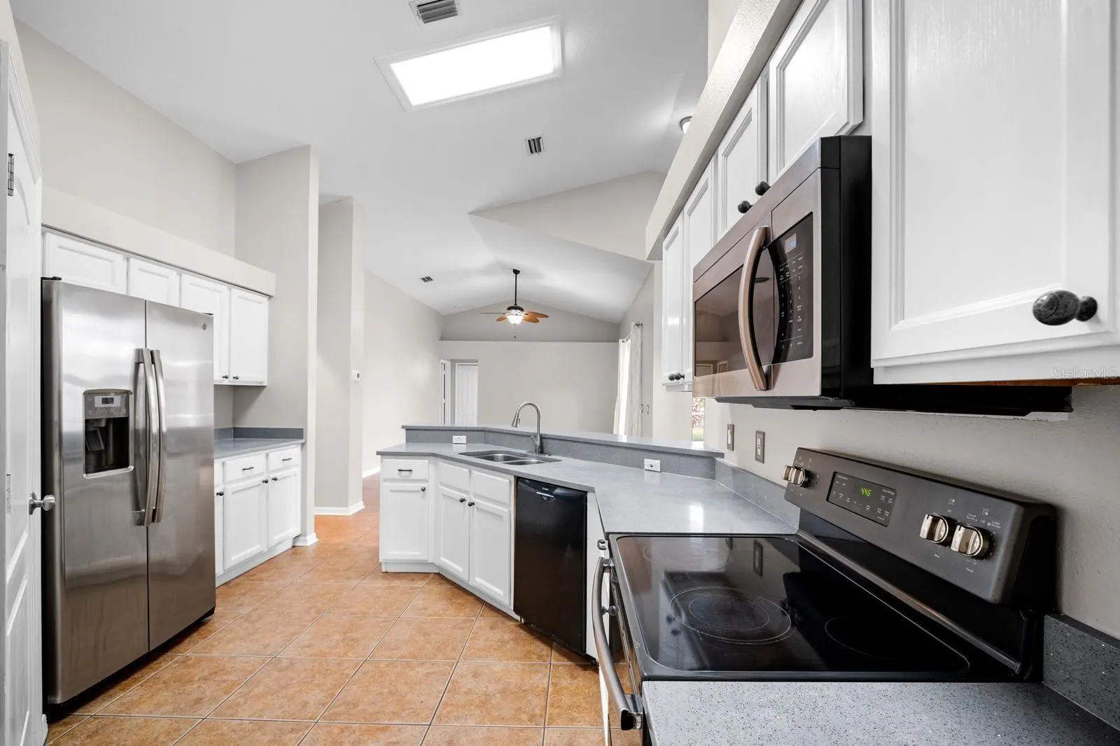 18113 PALM BREEZE DR