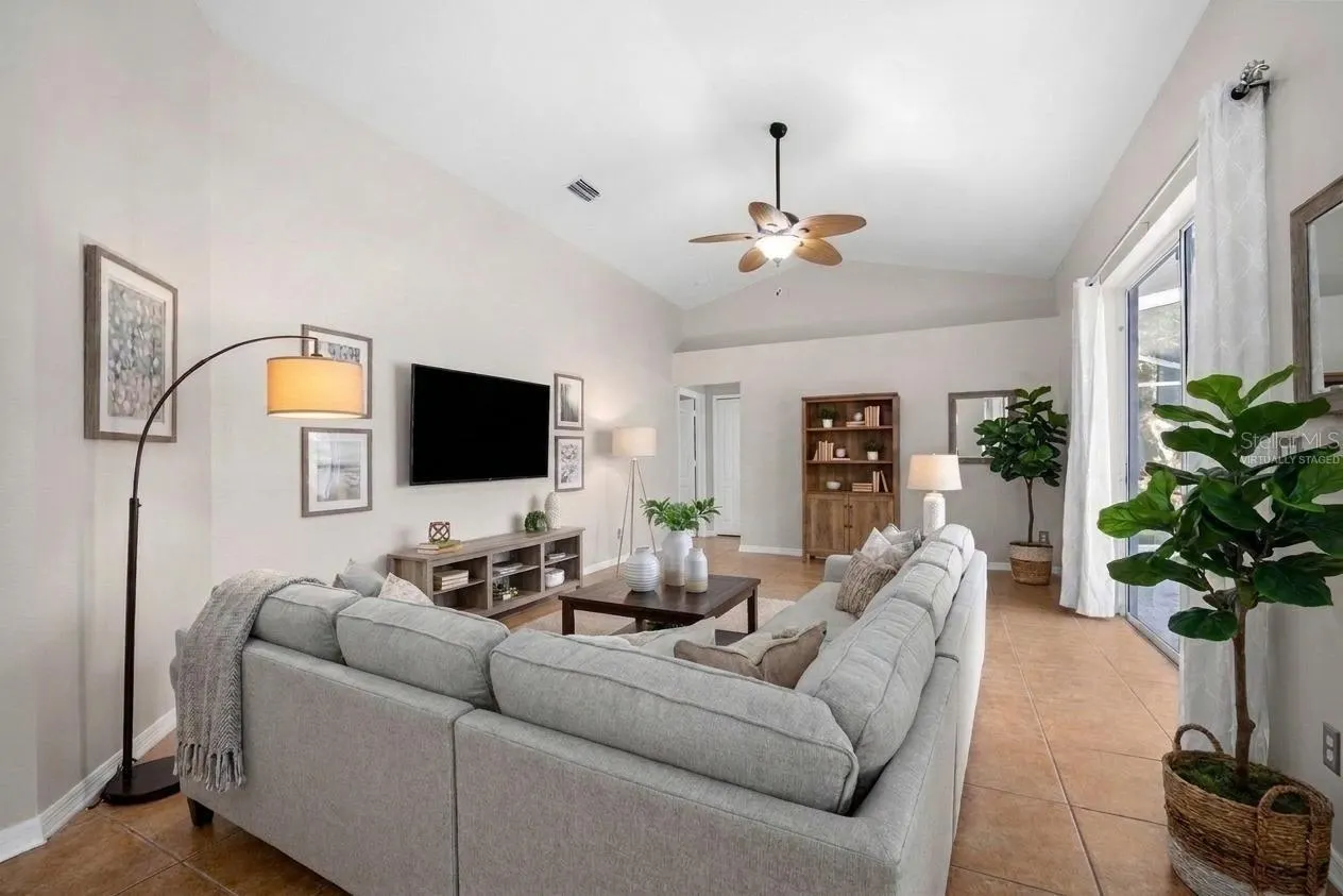 18113 PALM BREEZE DR
