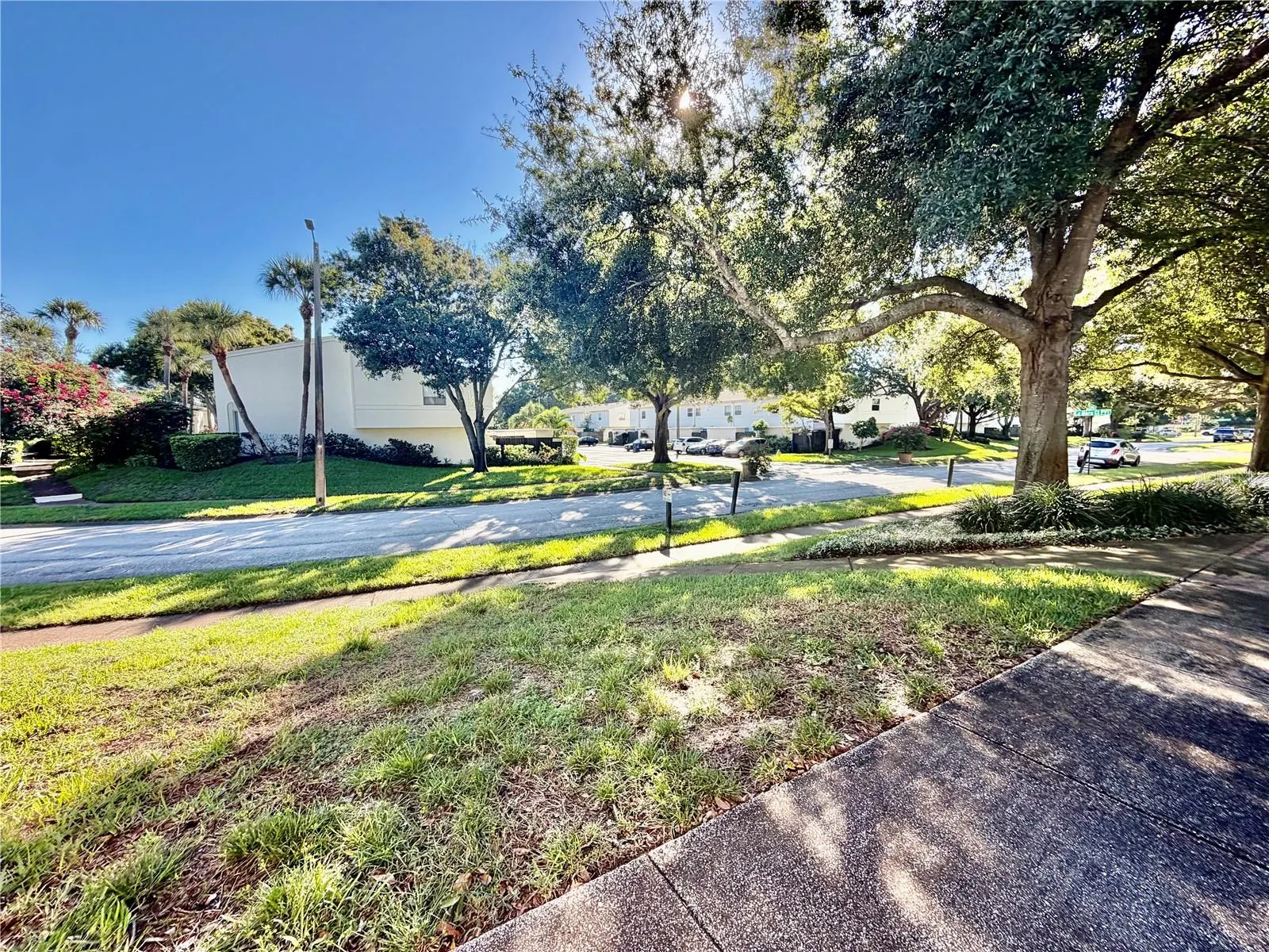 4517 W LA VILLA LN