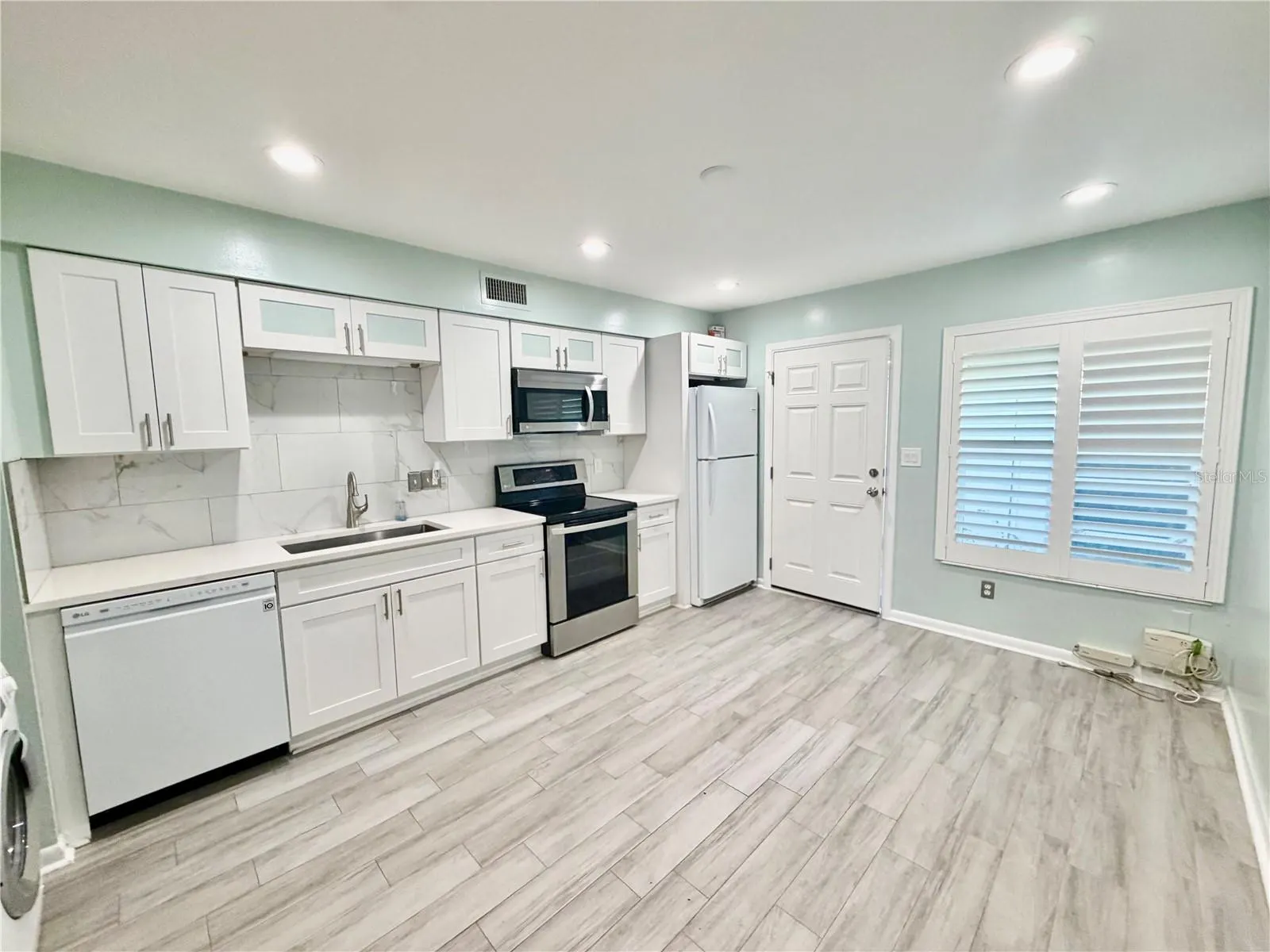 4517 W LA VILLA LN