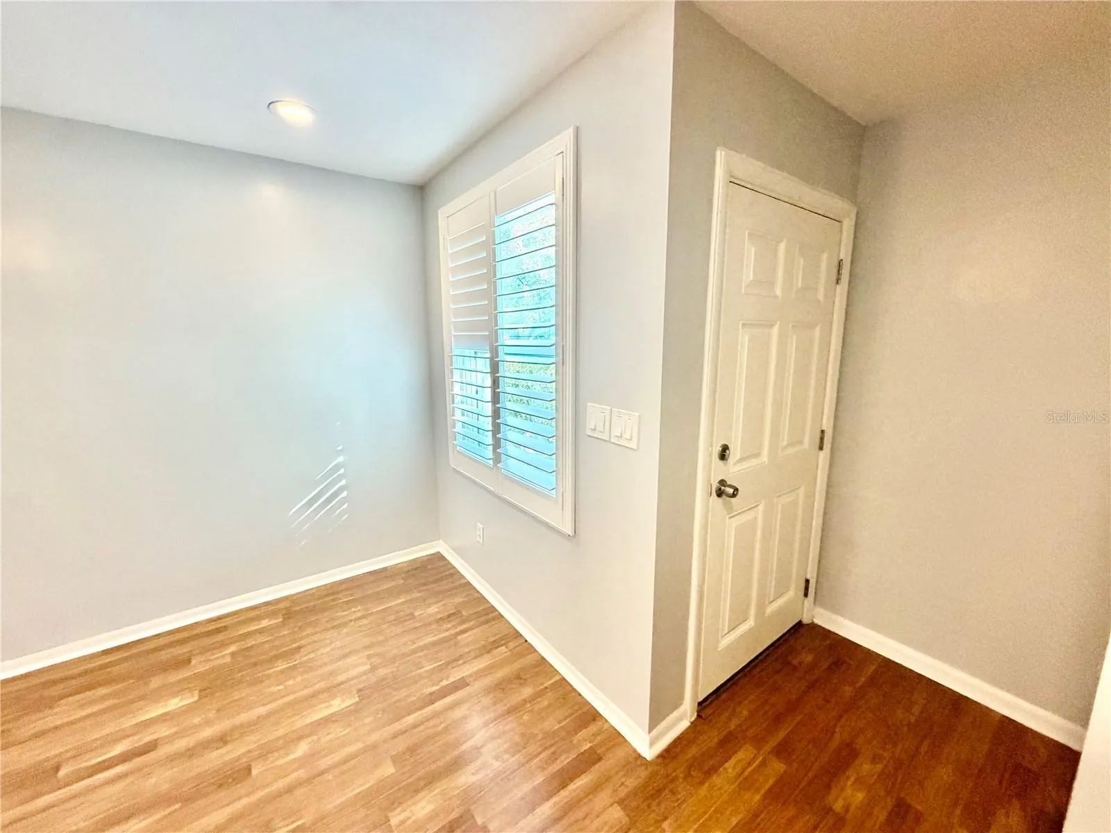 4517 W LA VILLA LN