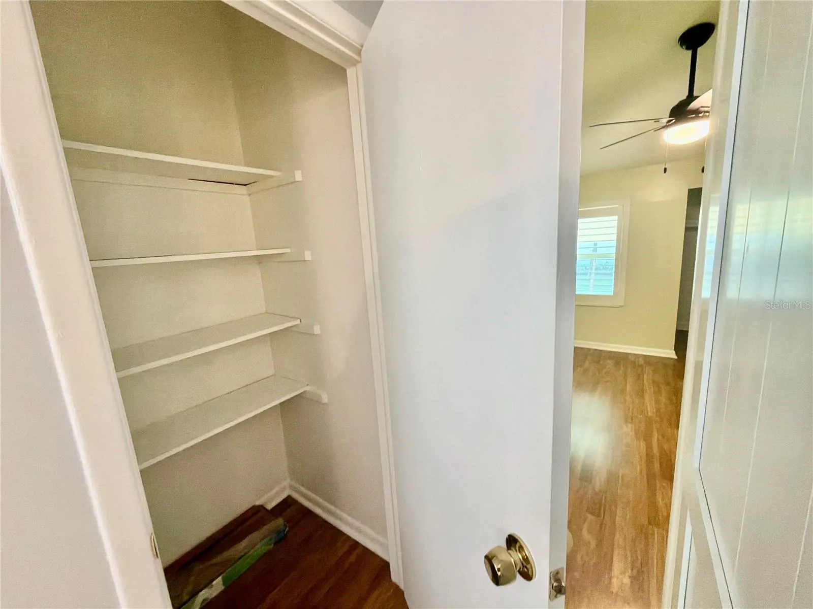 4517 W LA VILLA LN