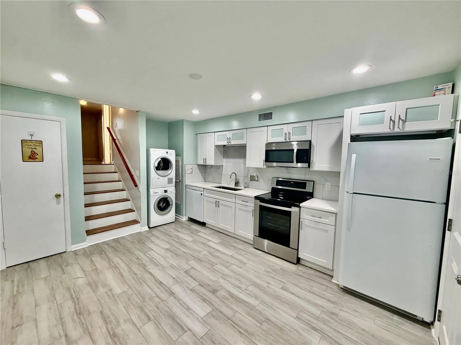 4517 W LA VILLA LN