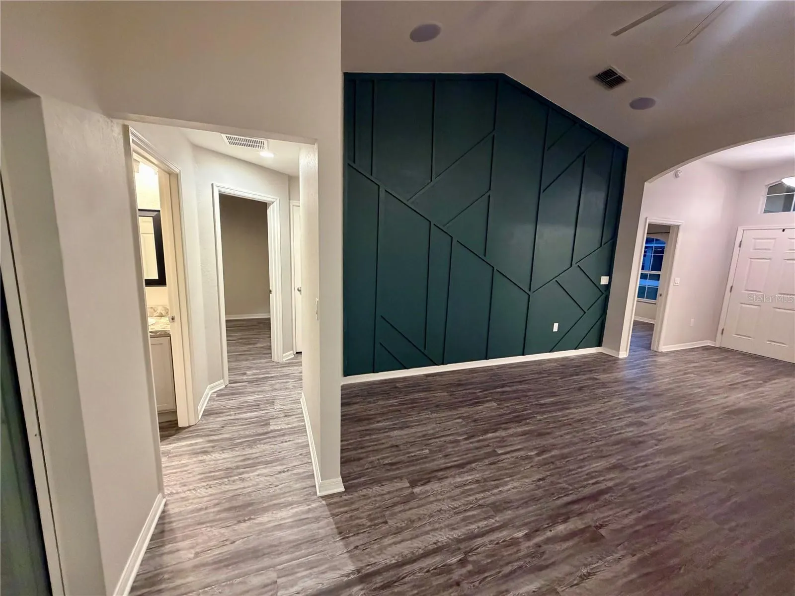 8202 WILDER LOOP