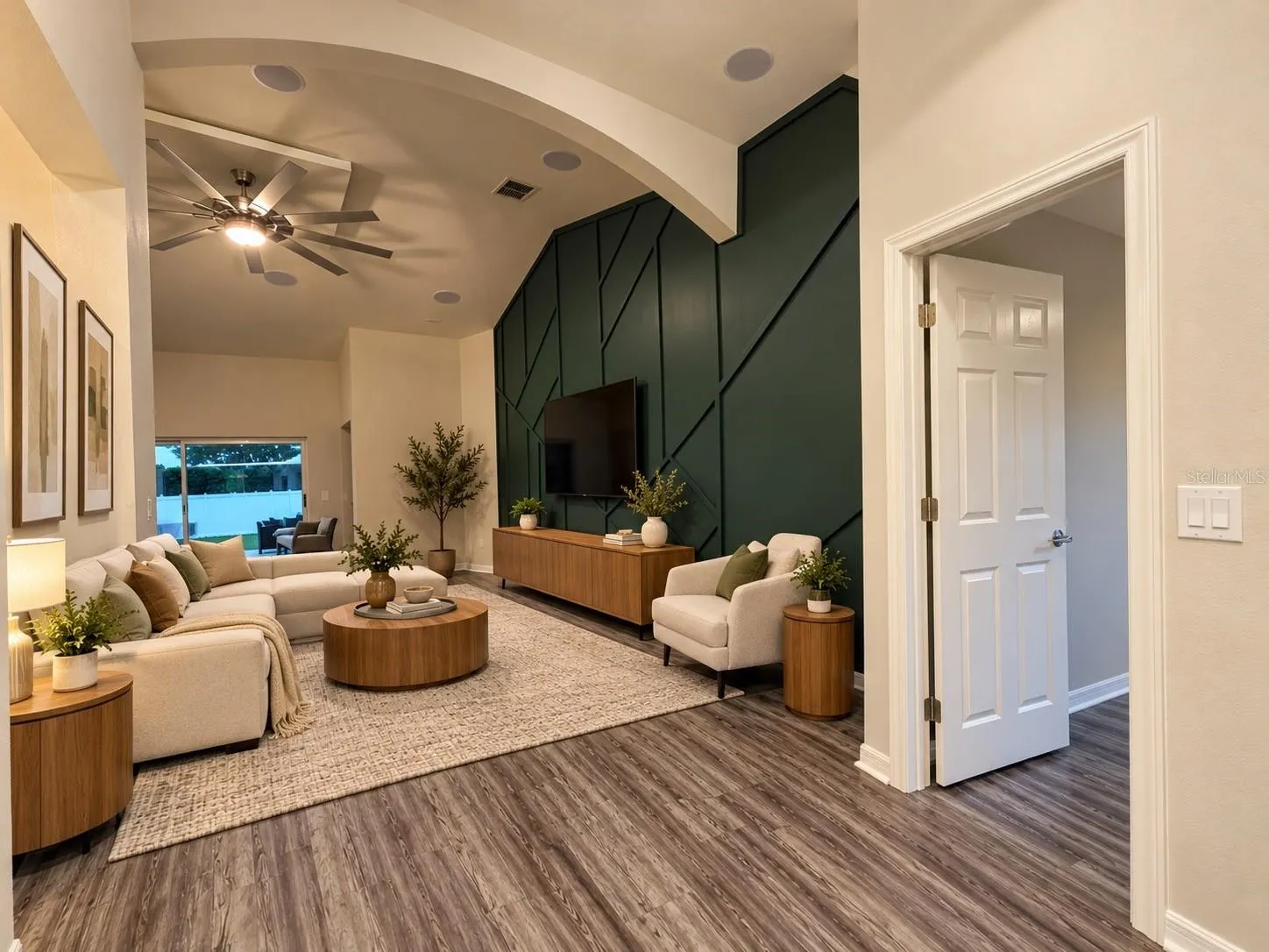 8202 WILDER LOOP