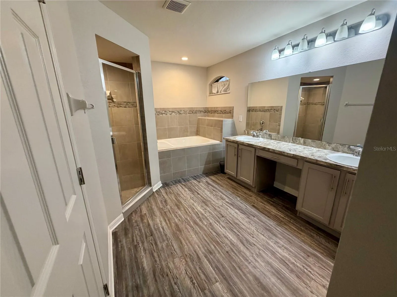 8202 WILDER LOOP