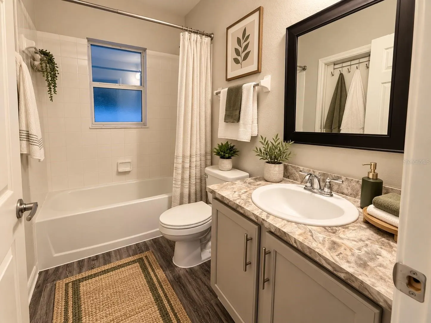 8202 WILDER LOOP