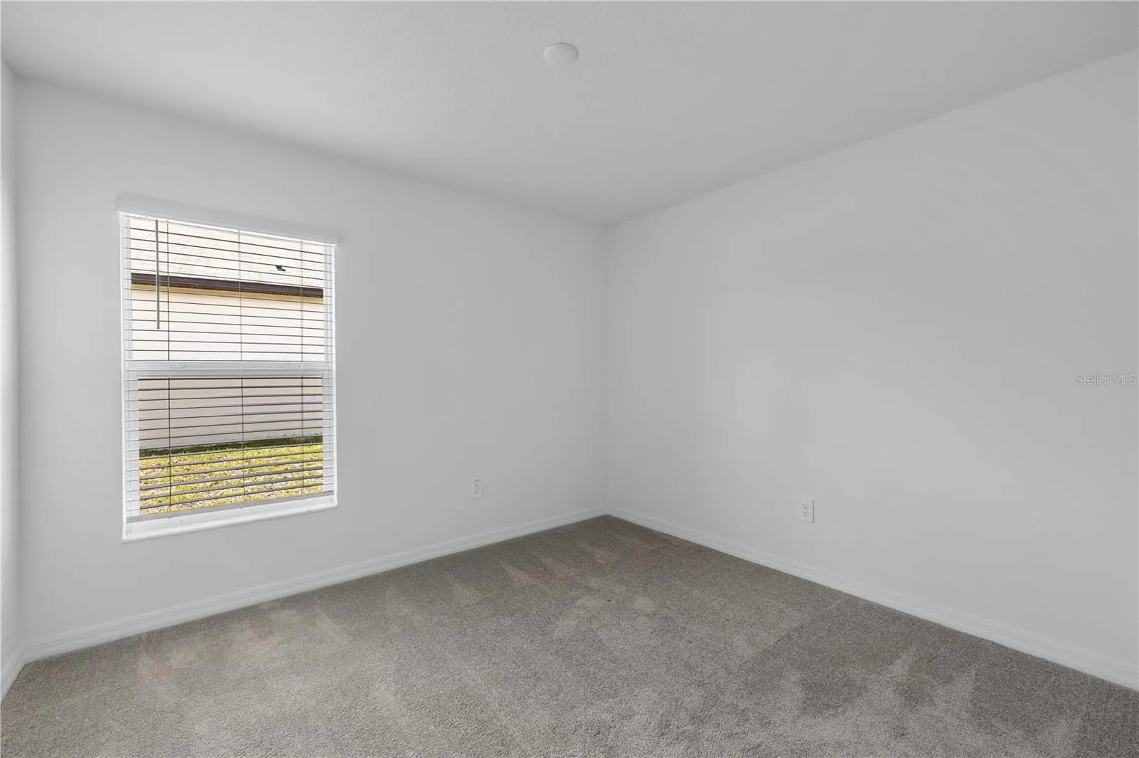 4357 FABULOUS FINCH LN